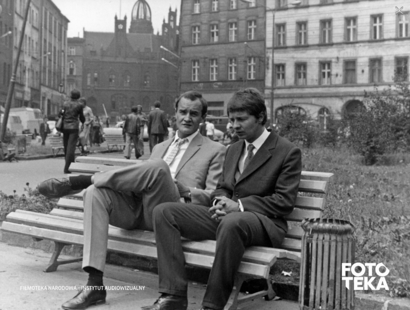 Chorzów rynek kadr z serialu Daleko od szosy