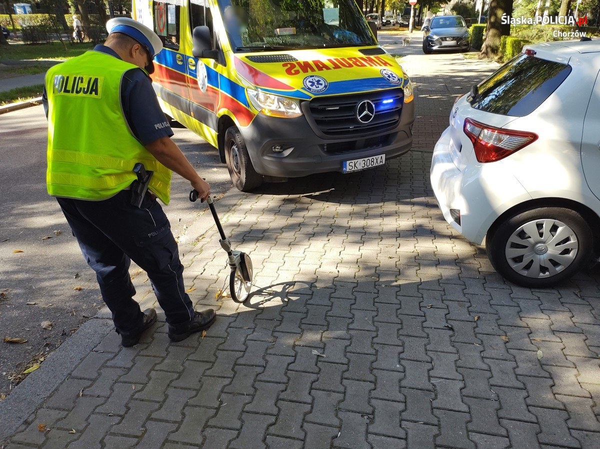 Potrącenie pieszej w Chorzowie. 90 latka trafiła do szpitala