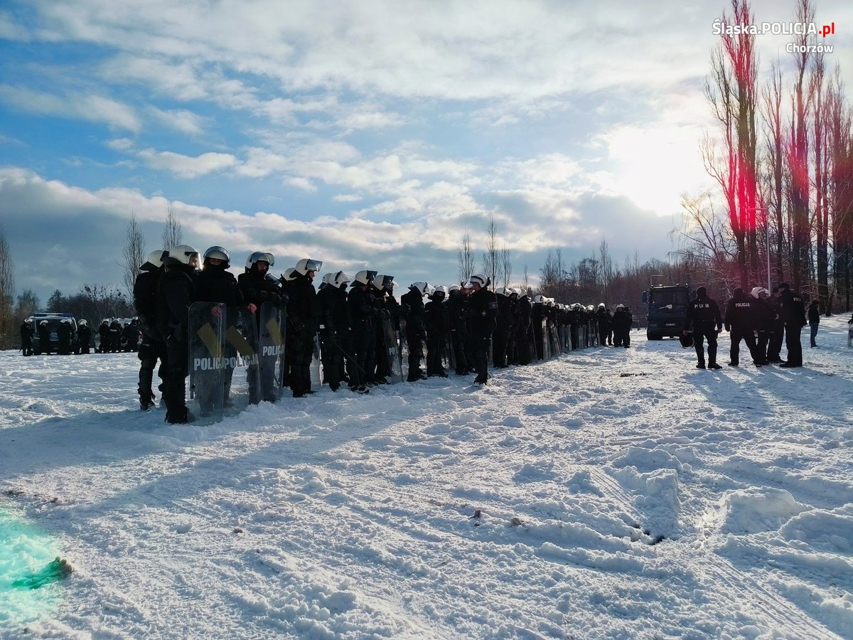 Zadyma na Stadionie Śląskim Policyjne ćwiczenia 4