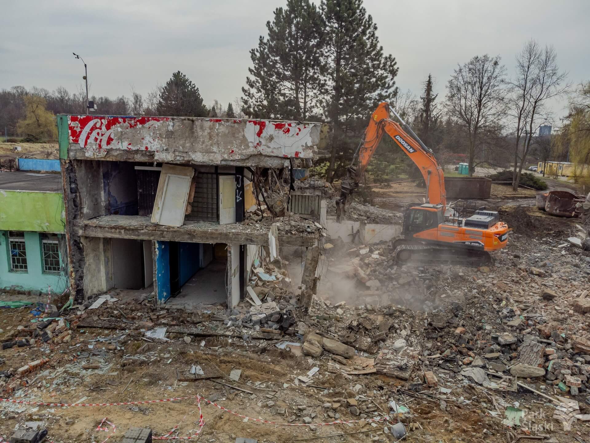 Znika dawna Fala w Parku Śląskim Rozpoczęła się wielka demolka 5