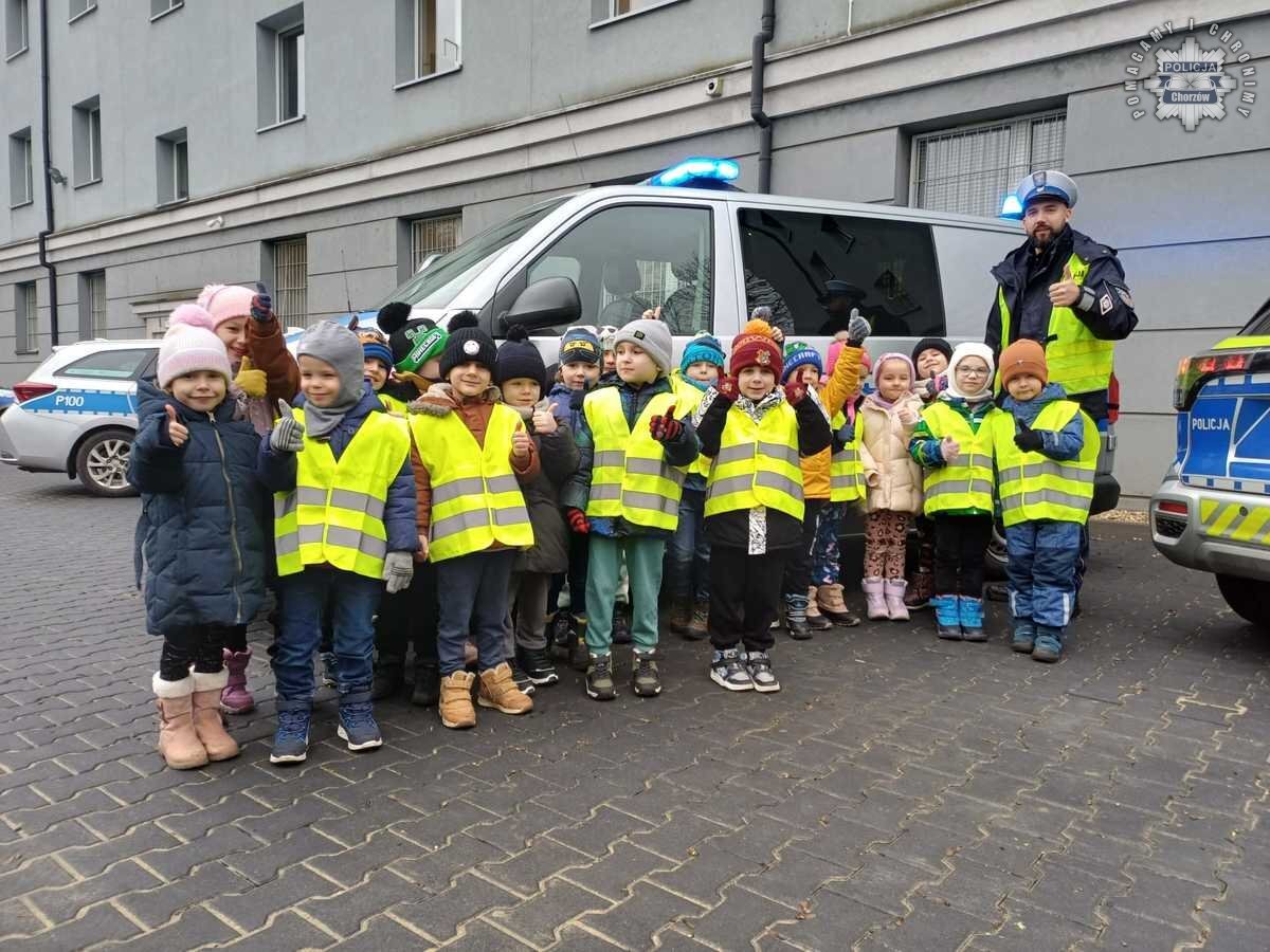 Chorzow przedszkolaki w komendzie policji 12