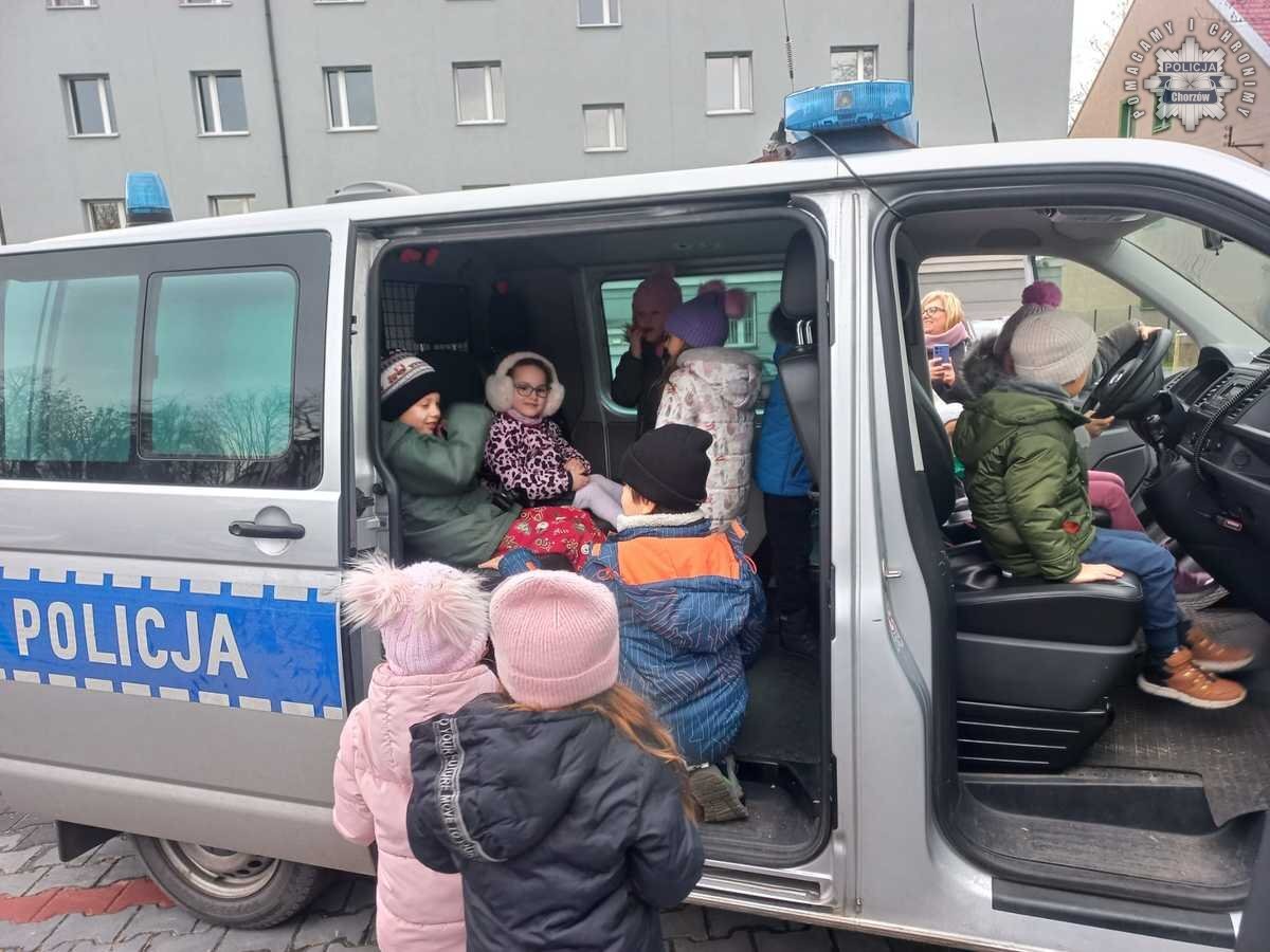 Chorzow przedszkolaki w komendzie policji 21